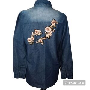 Shabby Chic, Cottage Polly&Esther Denim Chambray Embroidered Button Down size M